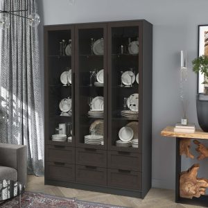 Шкаф трехстворчатый распашной Концепт КТ-ШВ3 Тренд с витриной антрацит-дуб английский в интерьере